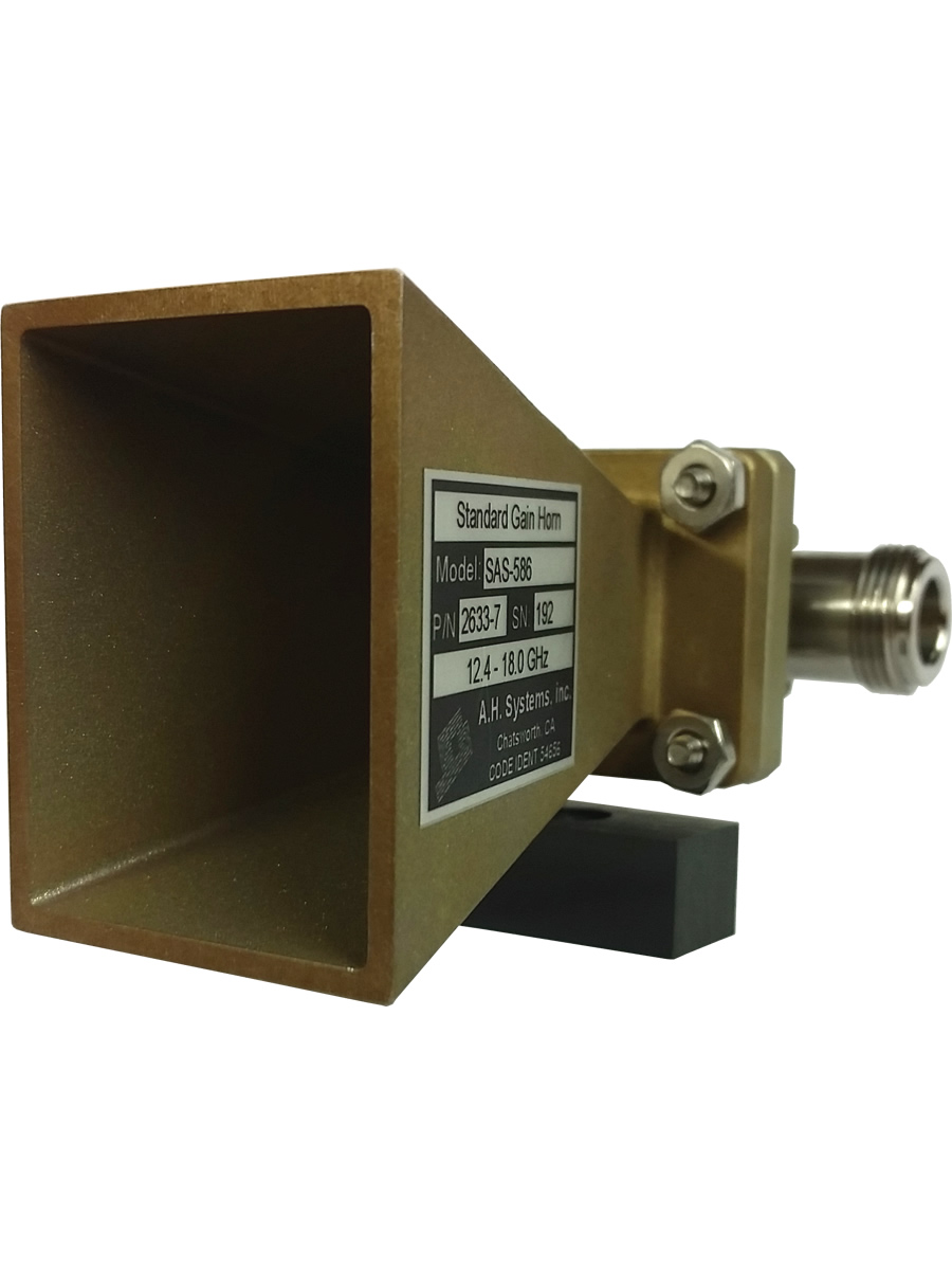 SAS-586 18 GHz horn aperture